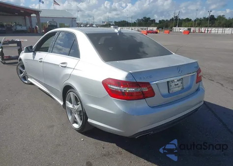 2012 Mercedes-Benz E 350 4Matic z USA, uszkodzony, nr VIN WDDHF8JB3CA625271